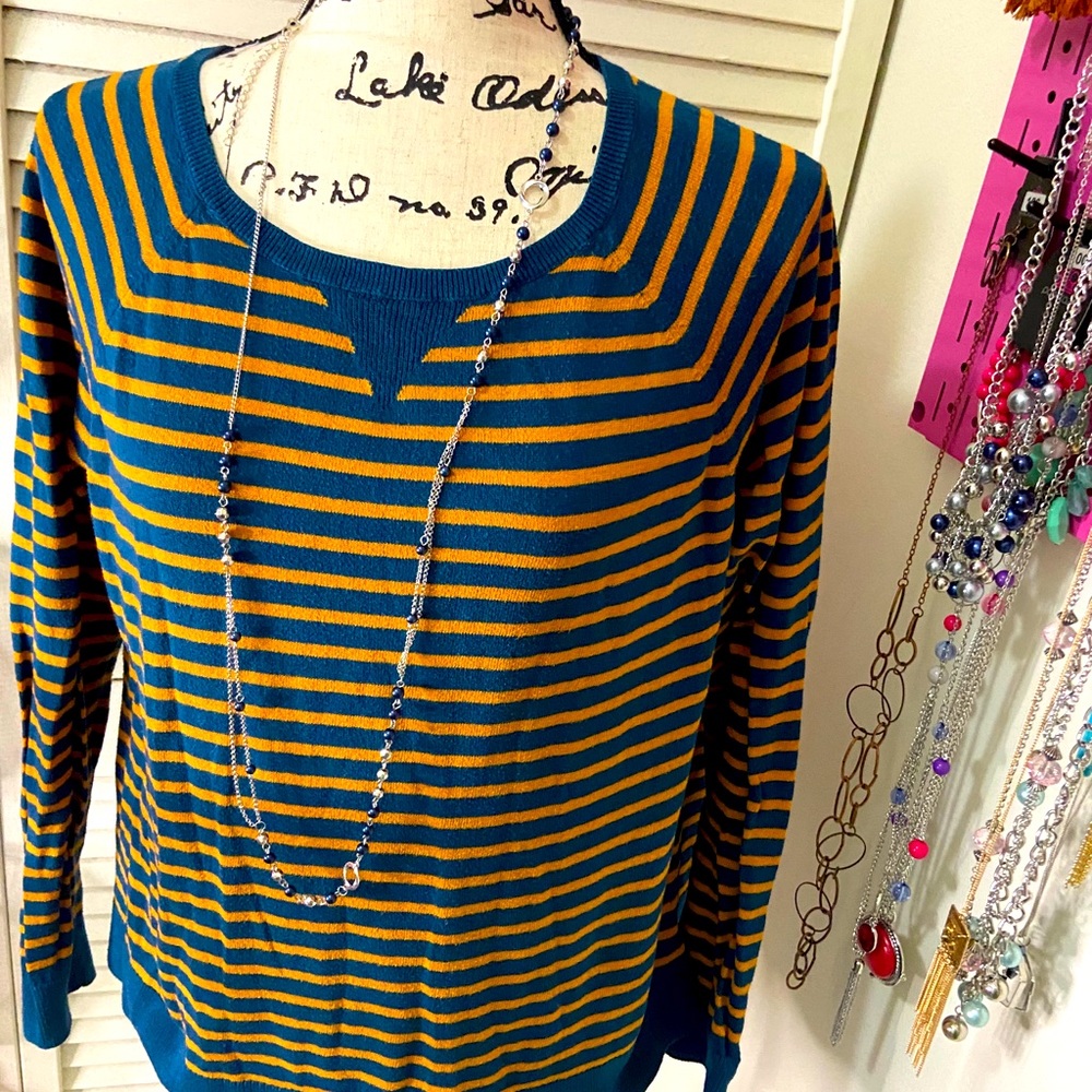 a.n.a. Long-sleeve lightweight sweater. EUC.